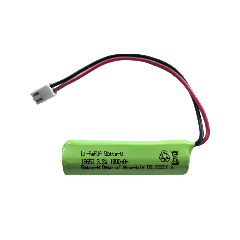 How do special lithium batteries provide stable, high-brightness lighting output immediately after an emergency power outage?